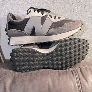 Men’s New Balance 327s
